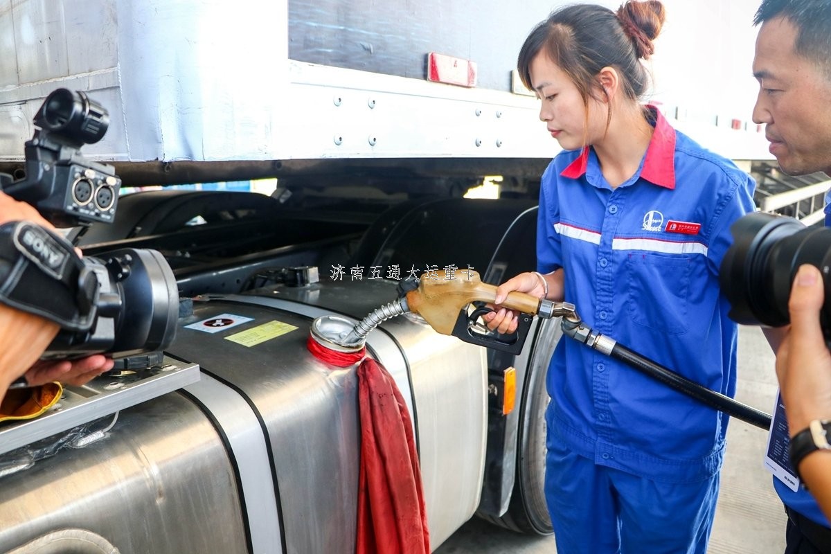 司機:我們都跳著換 為啥重卡還12擋起？